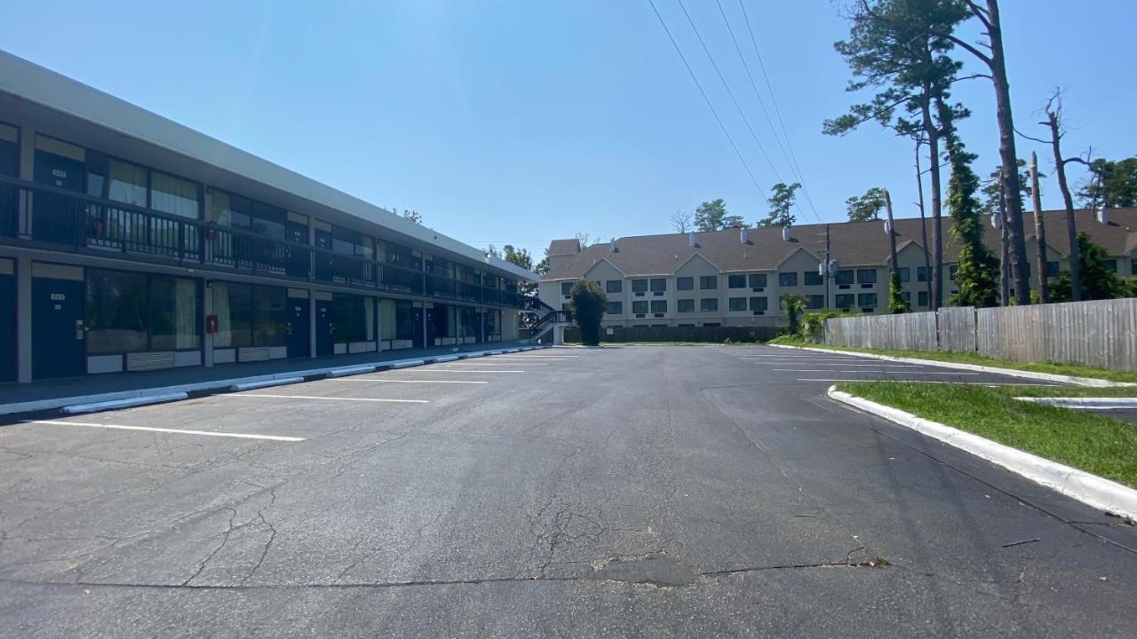Motel 6 Wilmington, Nc - Market Street Bagian luar foto